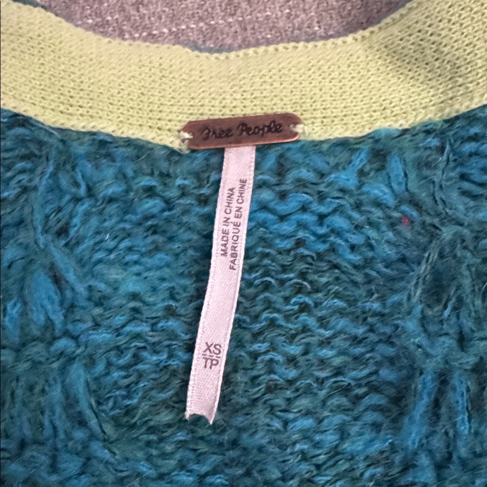Sweater - Picture 4 of 5